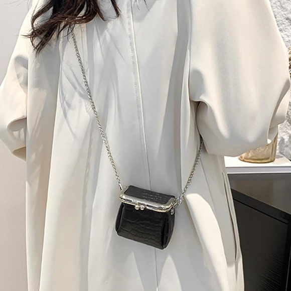 NEW Croc Embossed Mini Kiss Lock Crossbody Bag Chain Strap Black Silver Goth - Picture 4 of 8